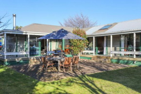 Five Mile Yay - Five Mile Bay Holiday Home, Taupo